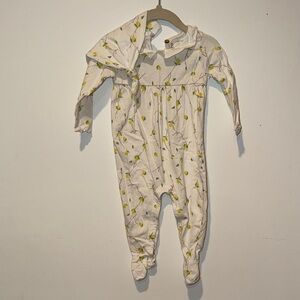Burt's Bees White Lemon Patterned Baby Footie Pajamas Peter Pan Collar 6-9M Hat